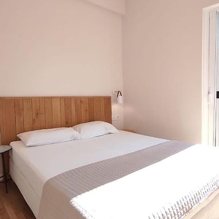Harmony Suite In The Center Of Calamata Exterior foto