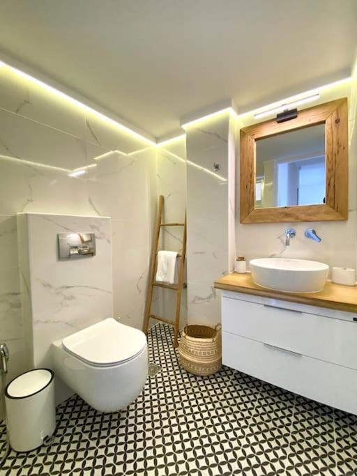 Harmony Suite In The Center Of Calamata Exterior foto
